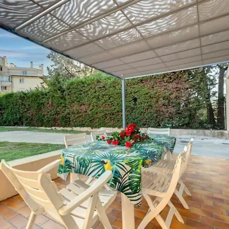 Maison 6 Personnes Avec Jardin Et Parking Prive Vila